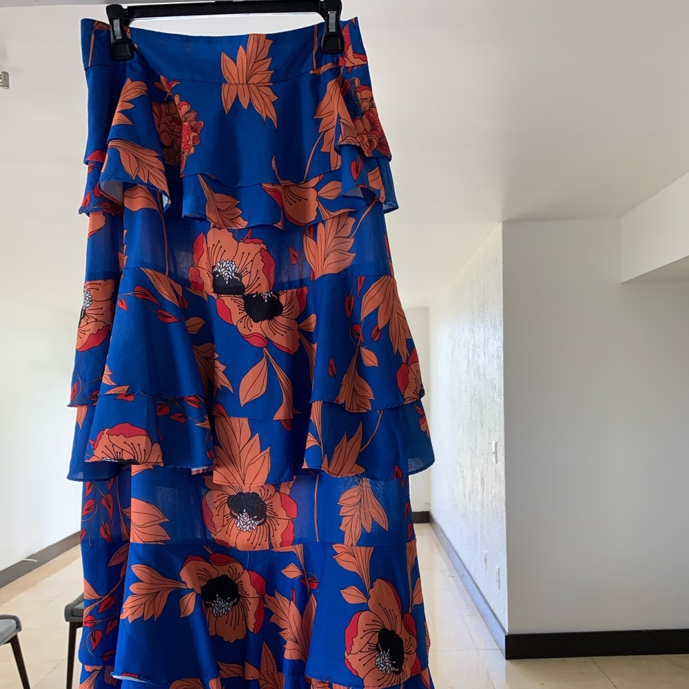 Multi layered maxi skirt.